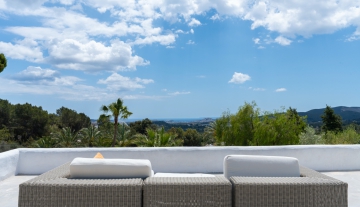 Resa estates Ibiza finca te koop st Rafael sea view sale bed terrace.jpg
